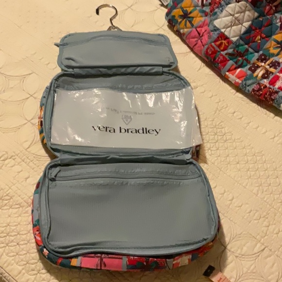 Vera Bradley “Under the Tree” Large Travel Duffel & Hanging Travel Organizer set - Picture 5 of 9